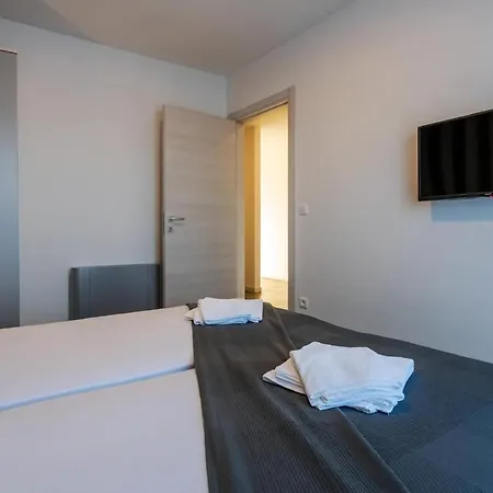 Barmel Deluxe Mit Grossem Balkon * Pula