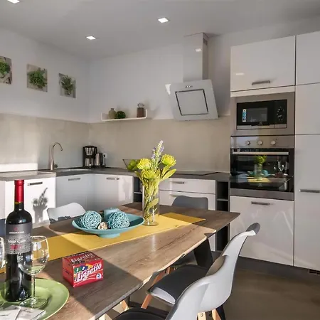 Barmel Deluxe Apartment Pula